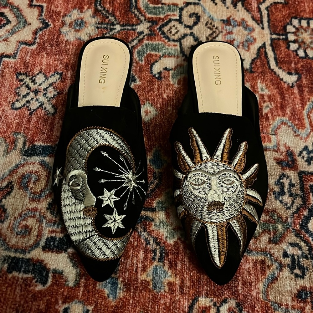 NEVER WORN Celestial Flats
